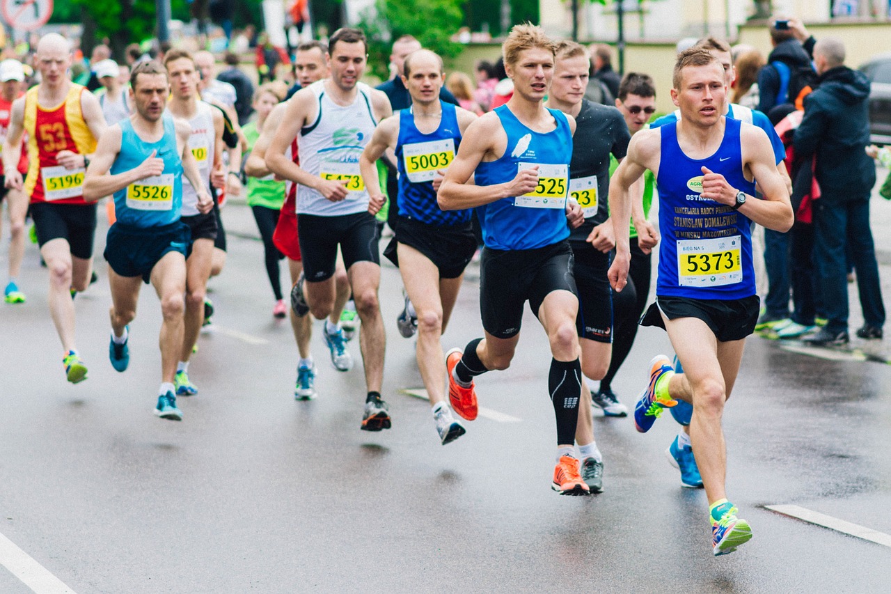 ¿Corremos más rápido rodeado de otros corredores?